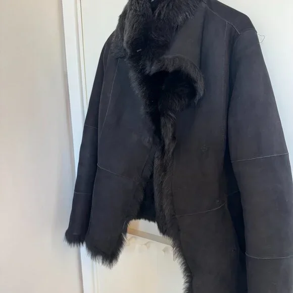 UGG Karlene Black Toscana Shearling Coat 100% Sheepskin Size Small MSRP: $1,465